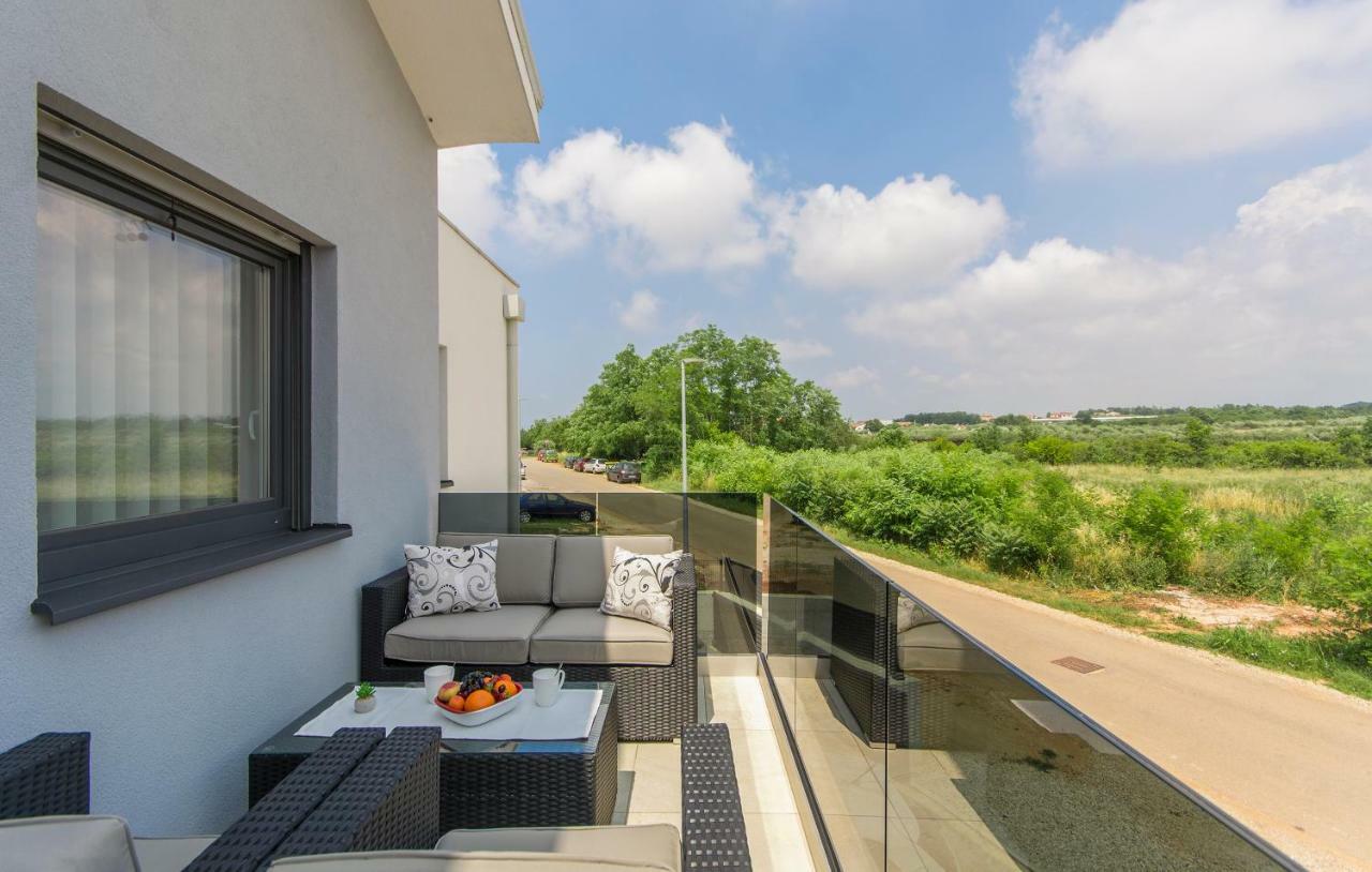Apartment Lunne Novigrad Istria Buitenkant foto