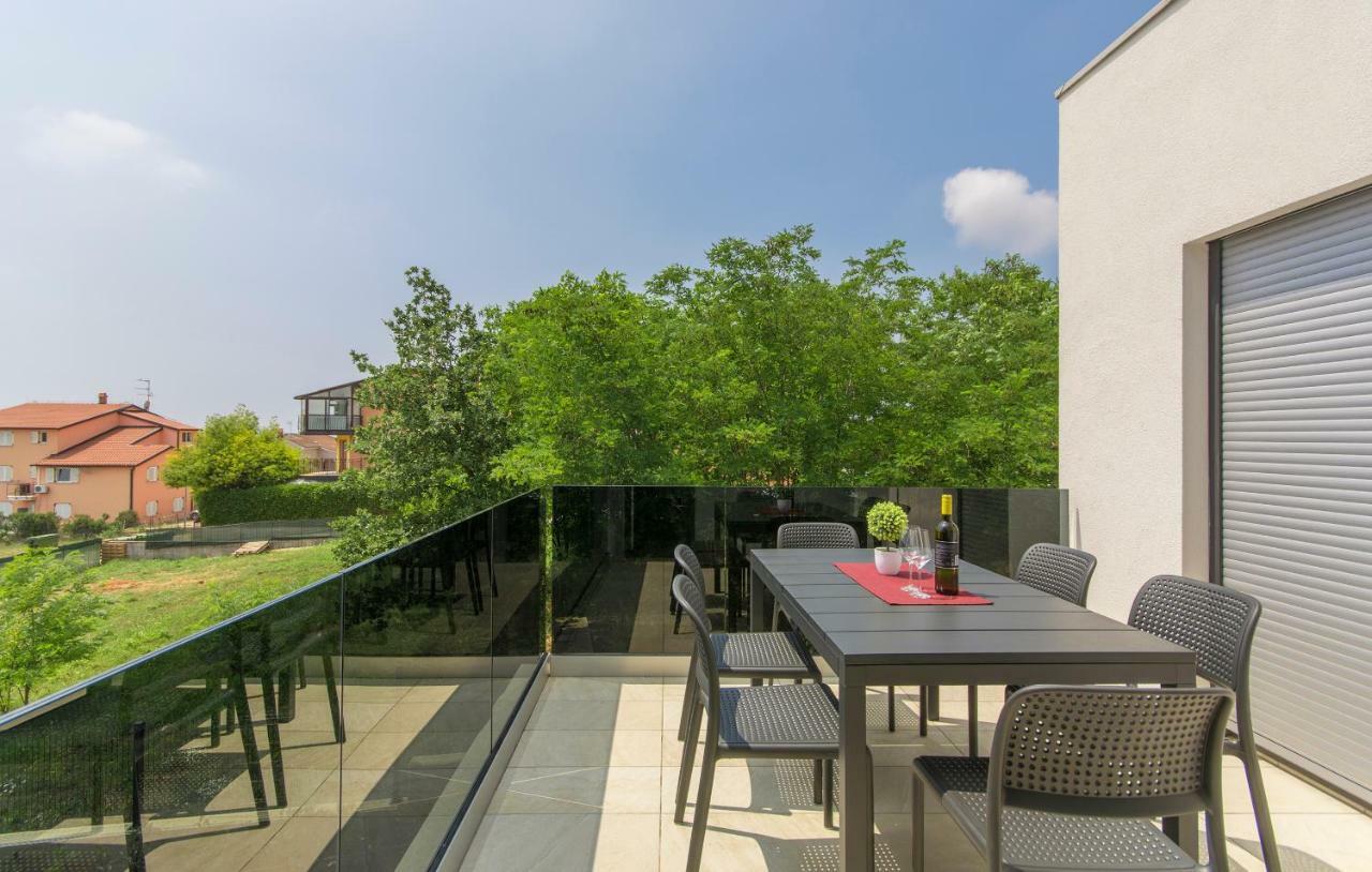 Apartment Lunne Novigrad Istria Buitenkant foto