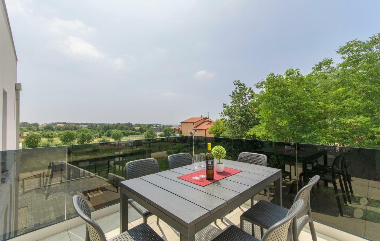 Apartment Lunne Novigrad Istria Buitenkant foto