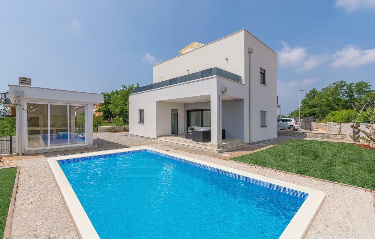 Apartment Lunne Novigrad Istria Buitenkant foto